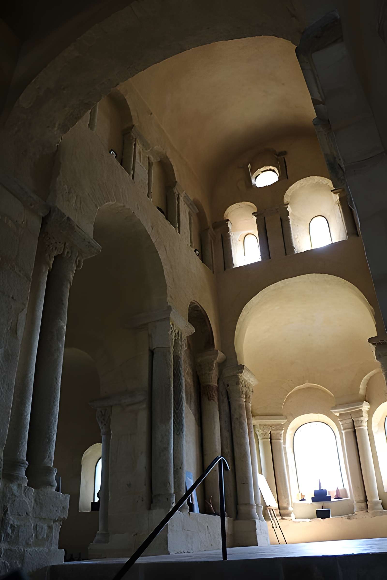 Église prieurale de Saint-Romain-le-Puy