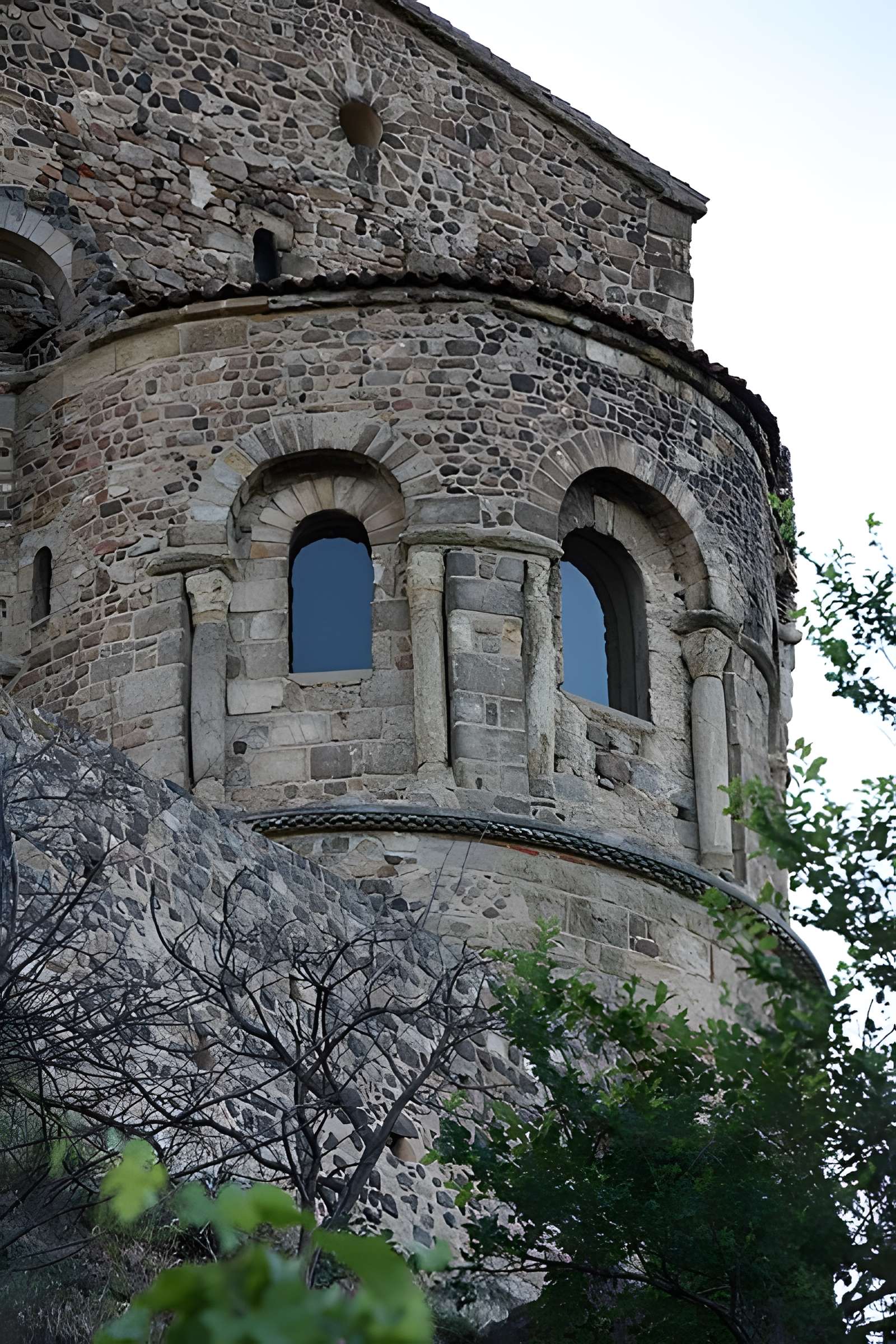 Église prieurale de Saint-Romain-le-Puy