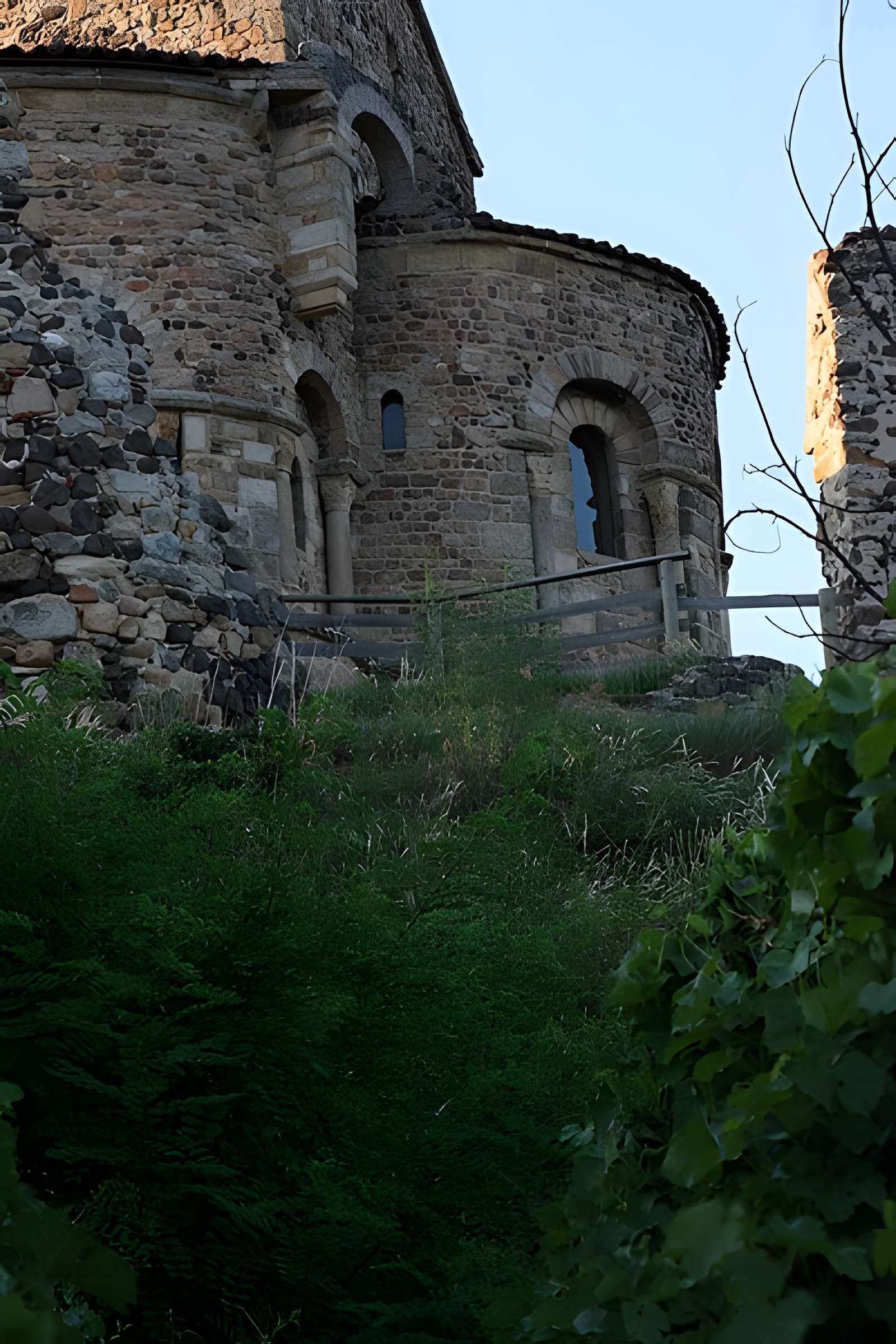 Église prieurale de Saint-Romain-le-Puy