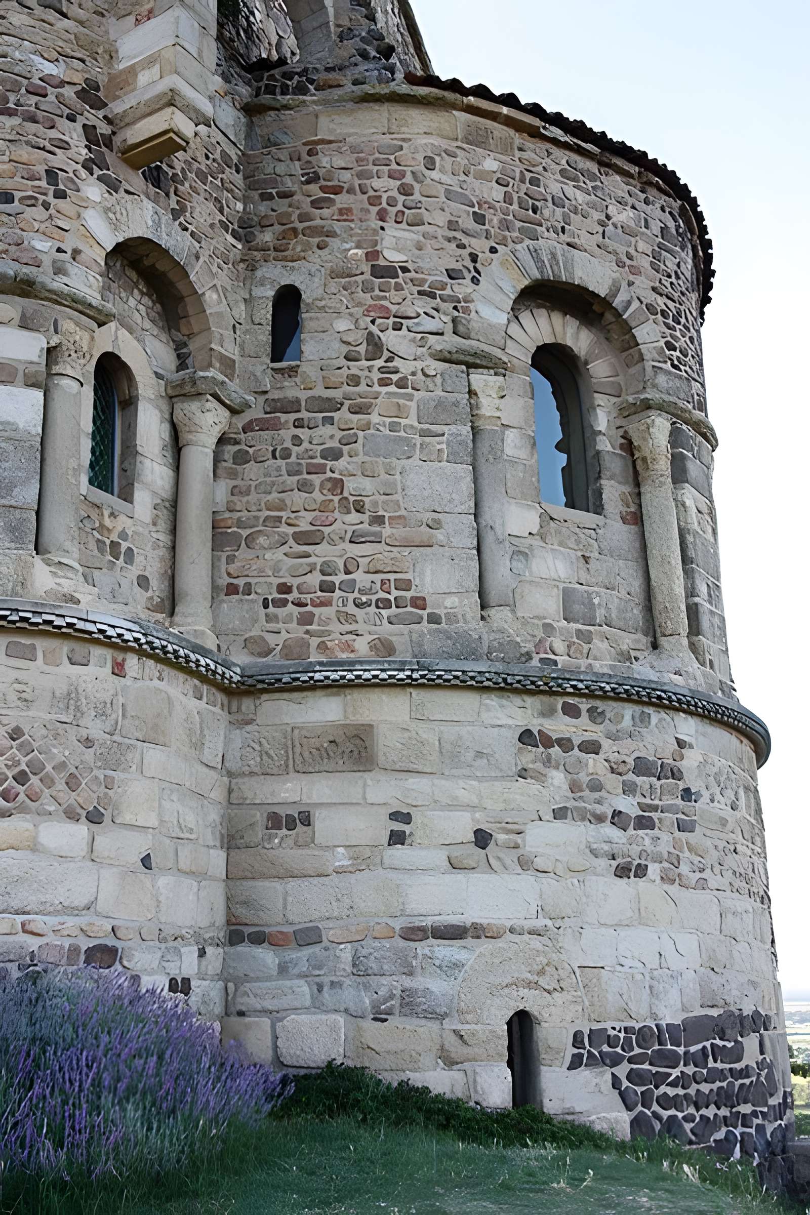 Église prieurale de Saint-Romain-le-Puy
