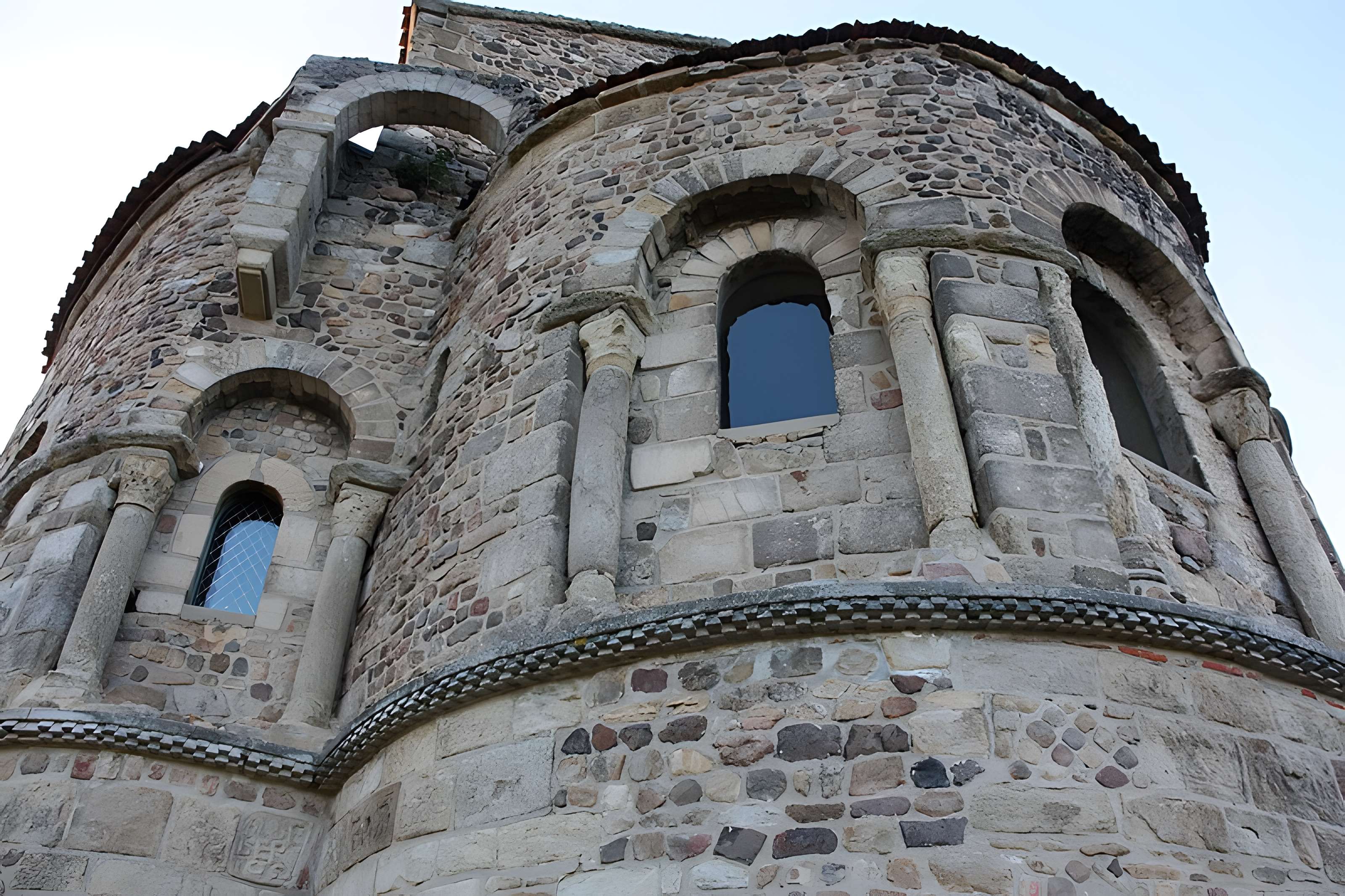 Église prieurale de Saint-Romain-le-Puy