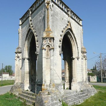 Croix couverte de Beaucaire