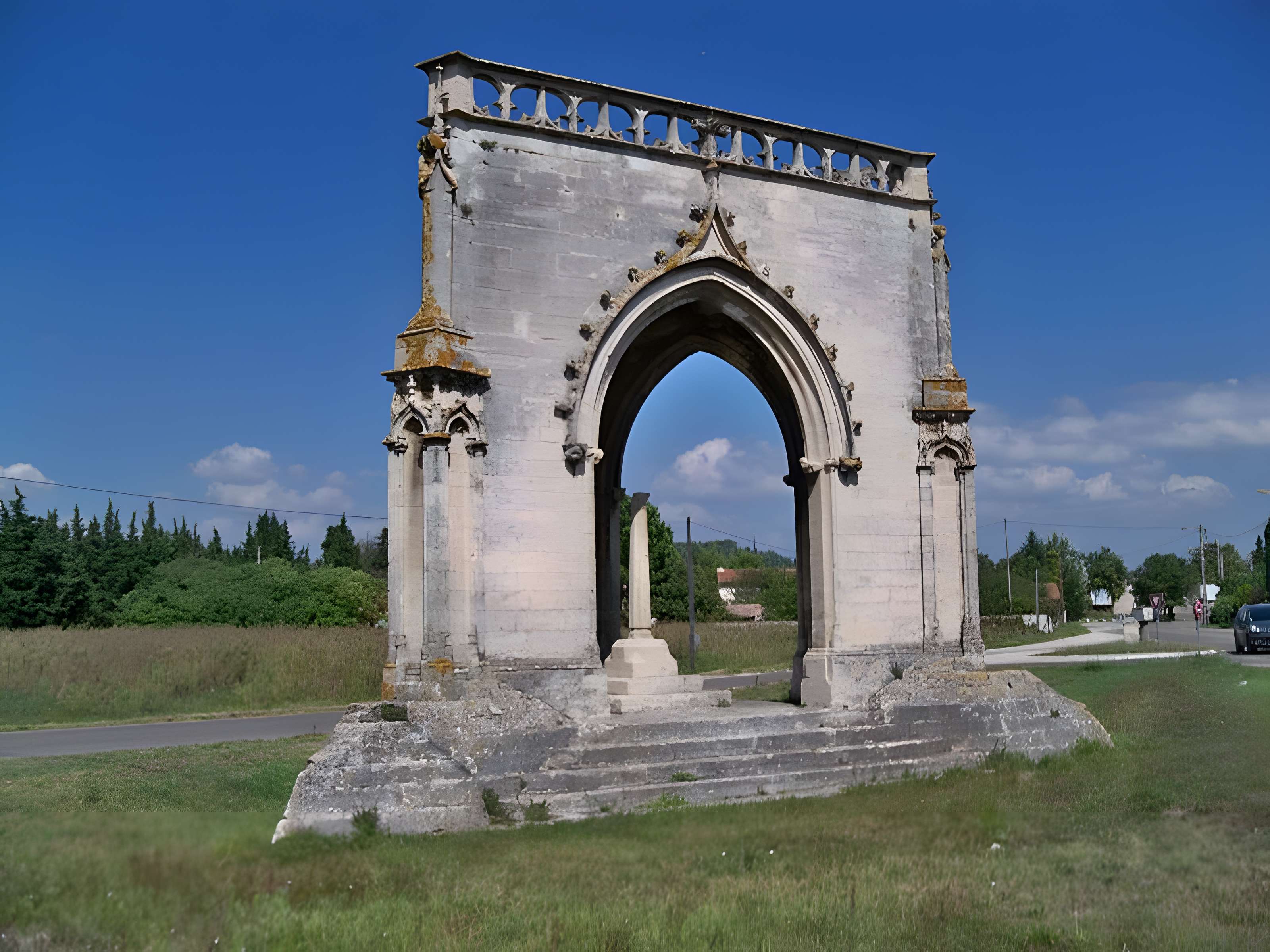 Croix couverte de Beaucaire