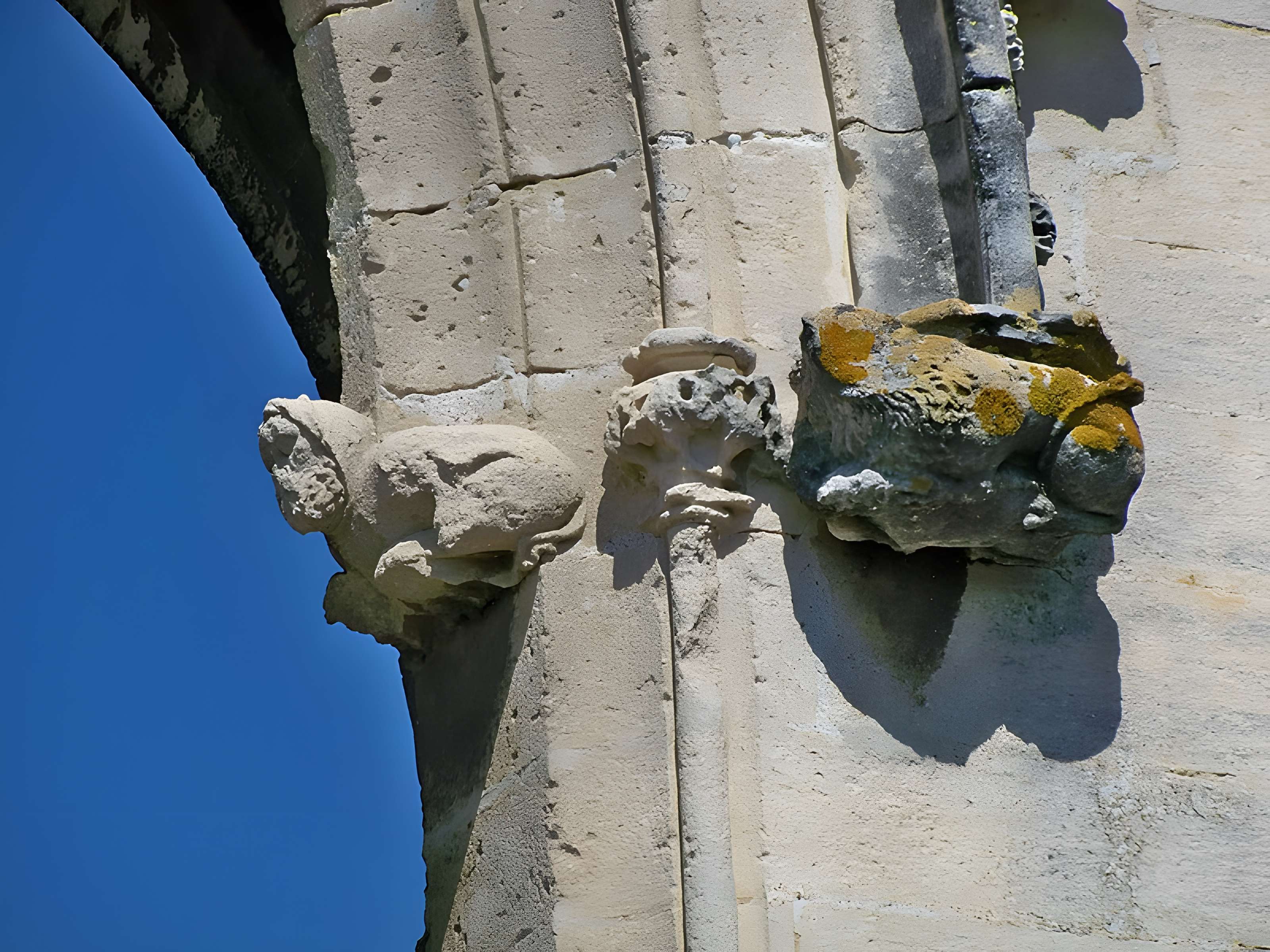 Croix couverte de Beaucaire