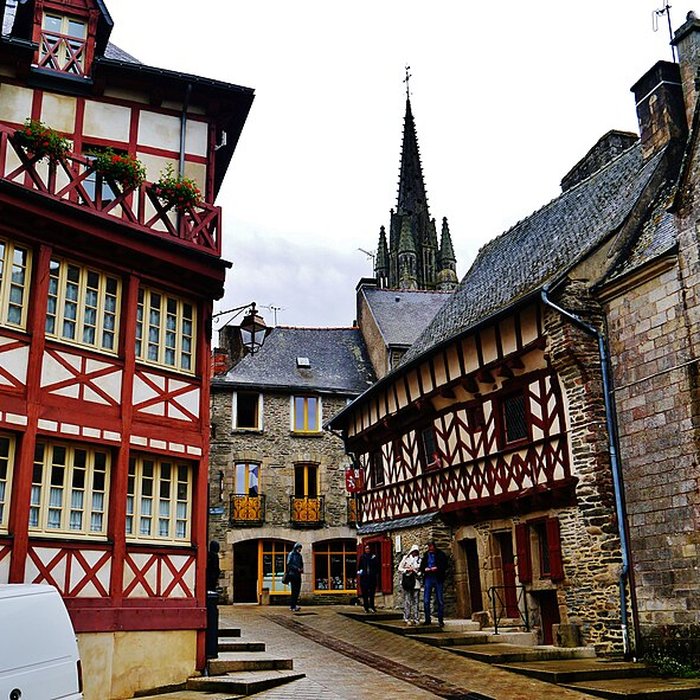 Photo de Deux maisons en pans de bois 5-7 Rue des Trente à Josselin