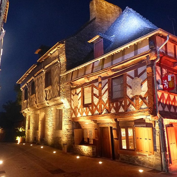 Photo de Deux maisons en pans de bois 5-7 Rue des Trente à Josselin