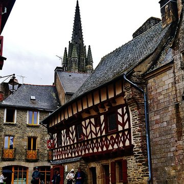 Deux maisons en pans de bois 5-7 Rue des Trente à Josselin