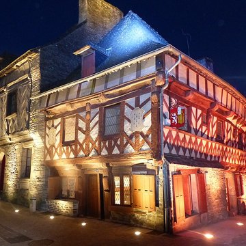 Deux maisons en pans de bois 5-7 Rue des Trente à Josselin