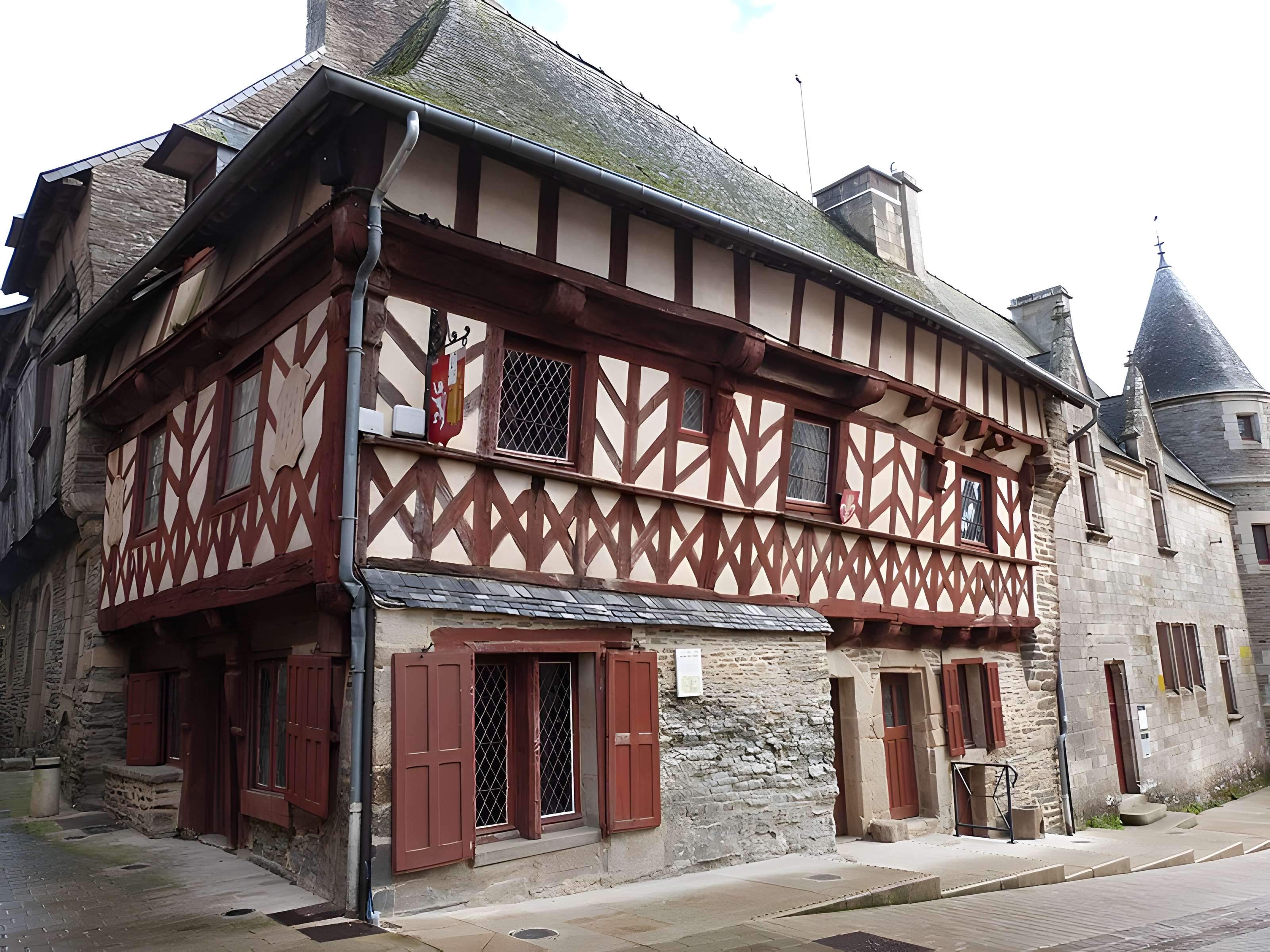 Deux maisons en pans de bois 5-7 Rue des Trente à Josselin