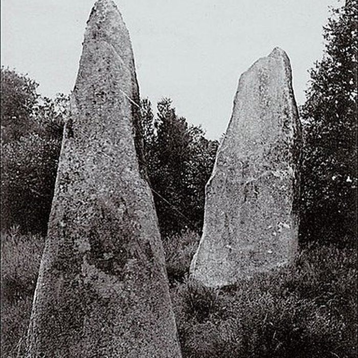 Photo de Deux menhirs de Kerbernès à Saint-Servais