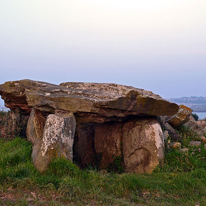 Photo de Dolmen de Boutouiller à Saint-Pol-de-Léon