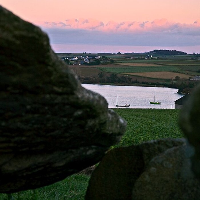 Photo de Dolmen de Boutouiller à Saint-Pol-de-Léon