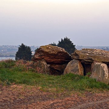 Dolmen de Boutouiller à Saint-Pol-de-Léon