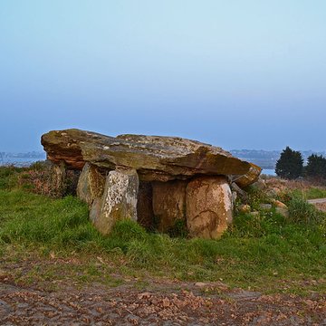 Dolmen de Boutouiller à Saint-Pol-de-Léon