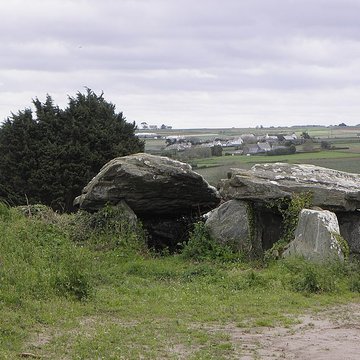 Dolmen de Boutouiller à Saint-Pol-de-Léon