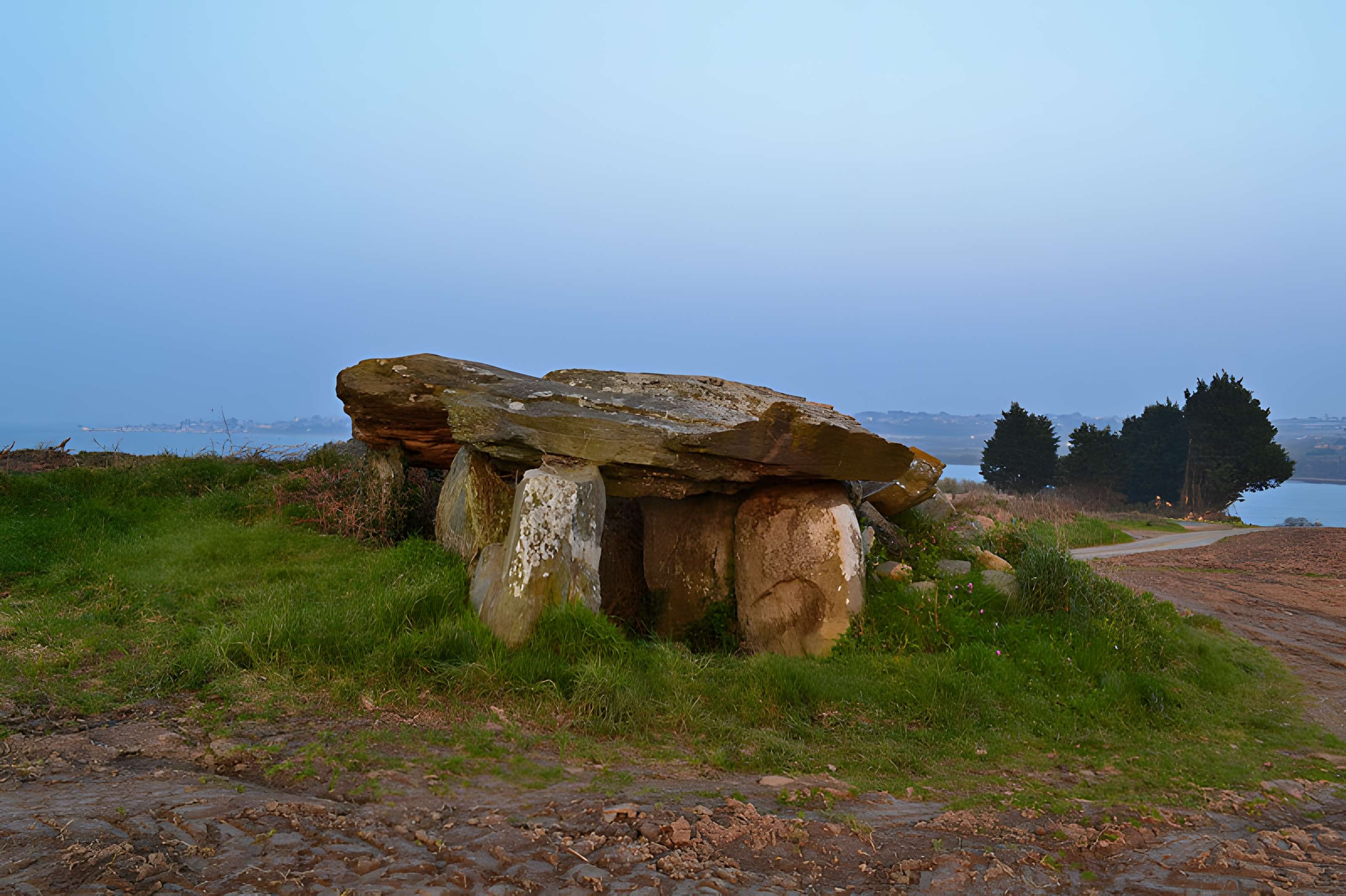 Dolmen de Boutouiller à Saint-Pol-de-Léon