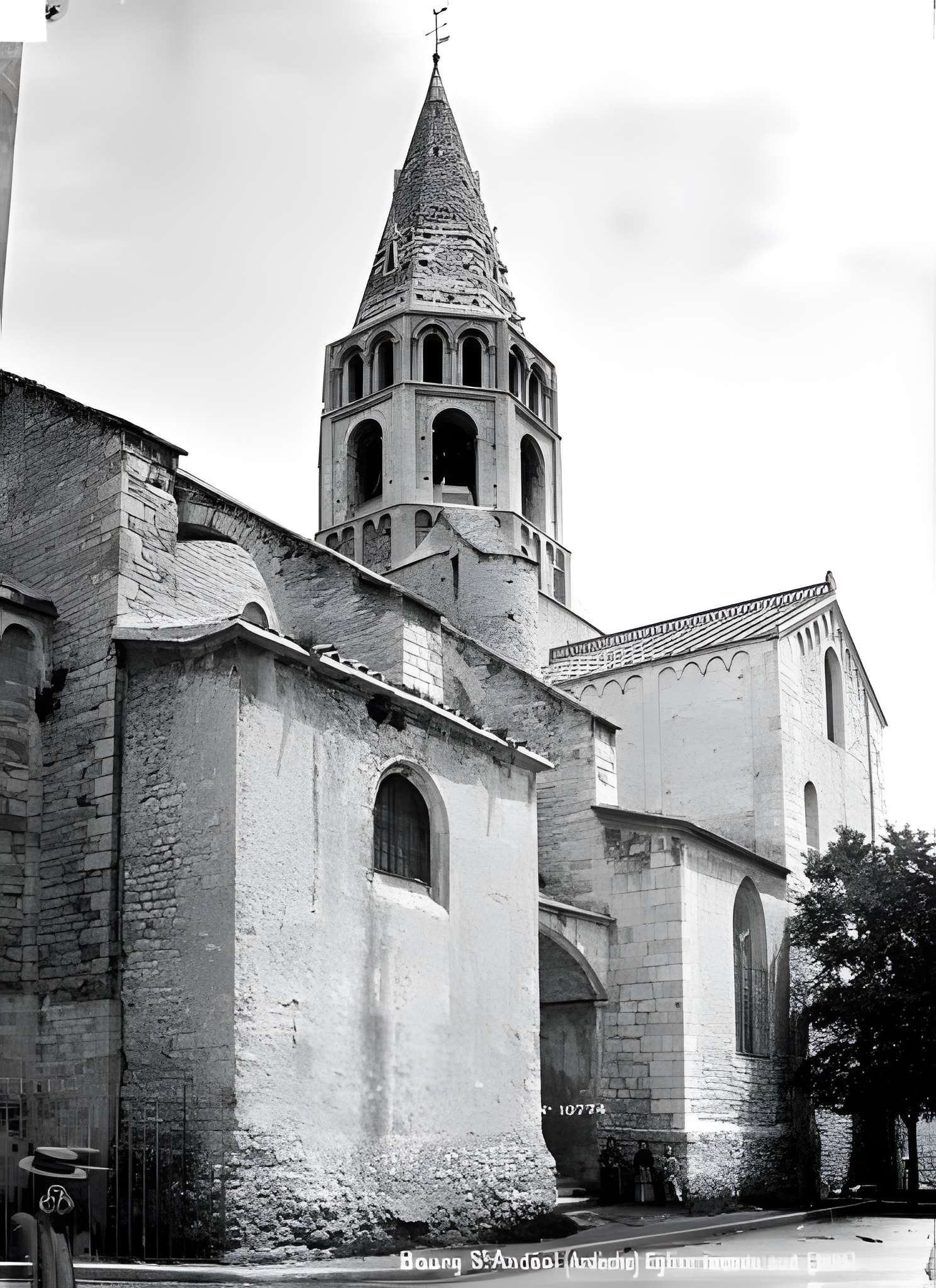 Église Saint-Andéol de Bourg-Saint-Andéol