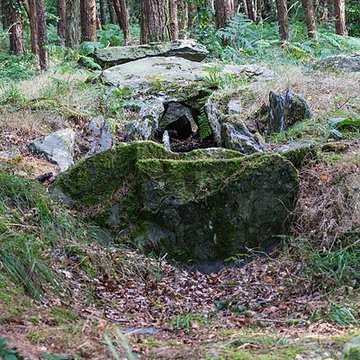 Dolmen de Corn-er-Houët à Caurel