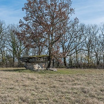 Dolmen de Ferrières-Haut à Limogne-en-Quercy