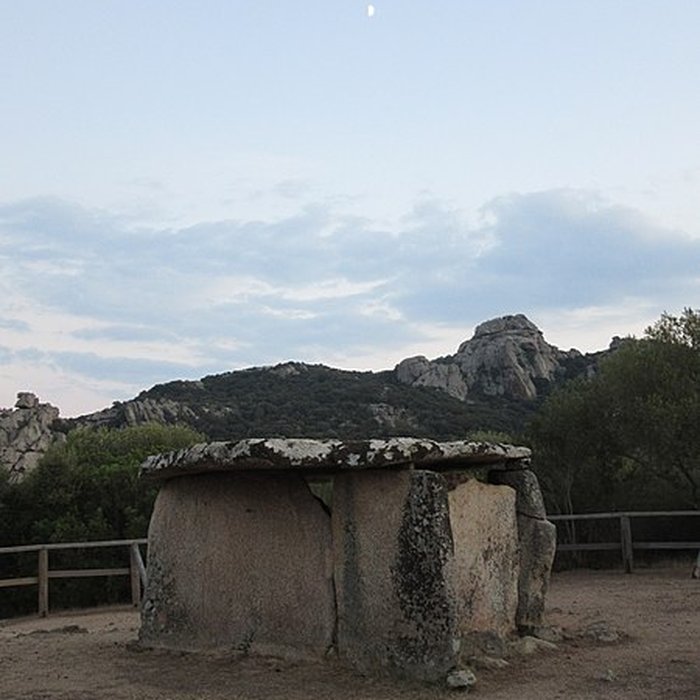 Photo de Dolmen de Funtanaccia à Sartène