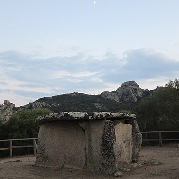 Dolmen de Funtanaccia à Sartène