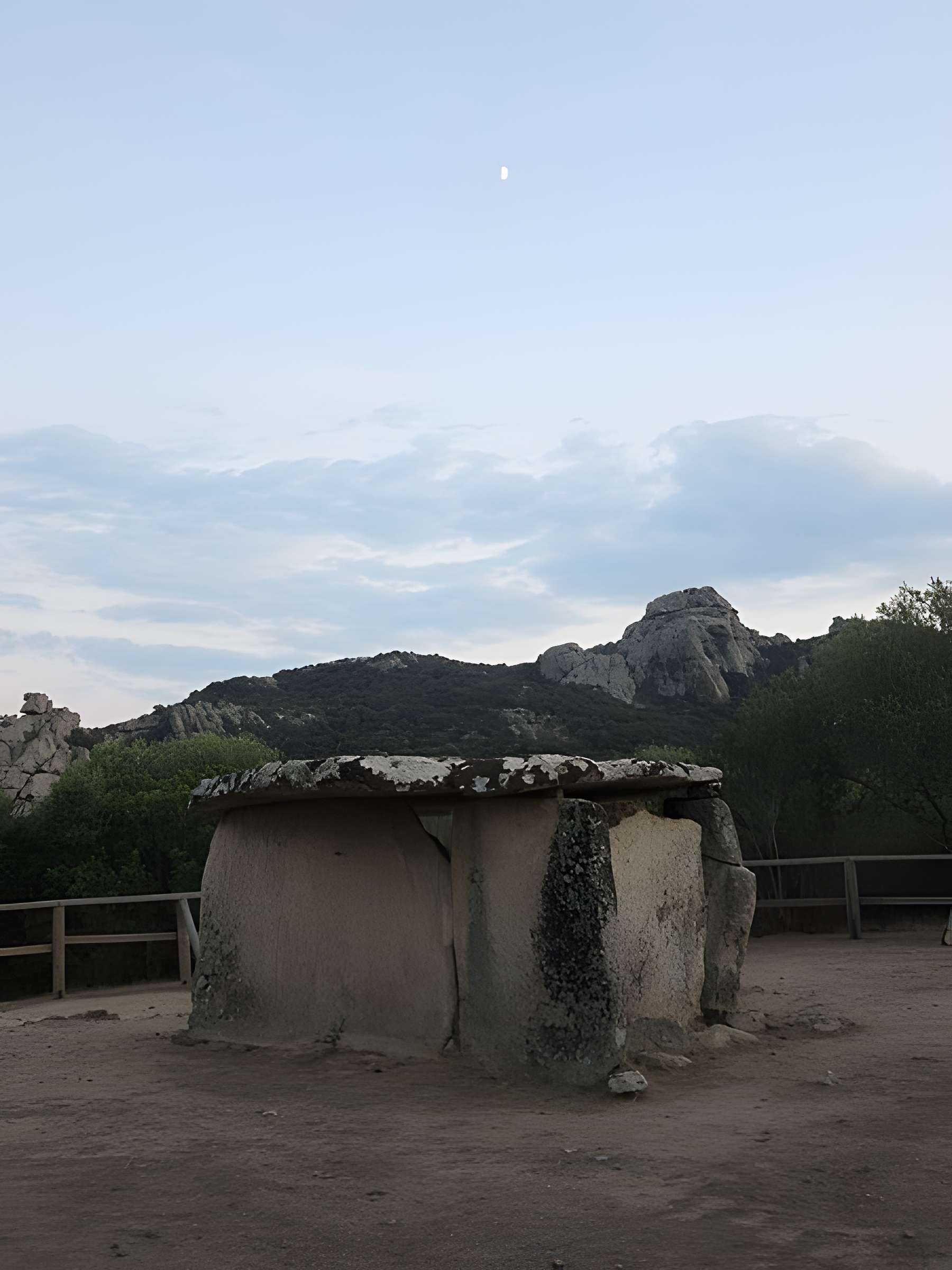 Dolmen de Funtanaccia à Sartène