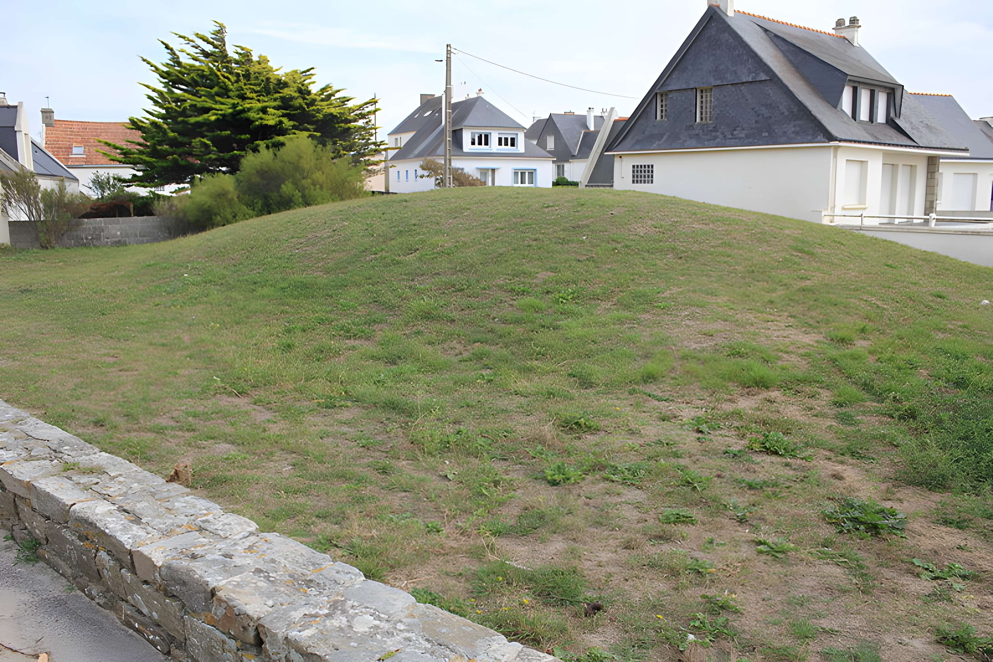 Dolmen à couloir sous tumulus
