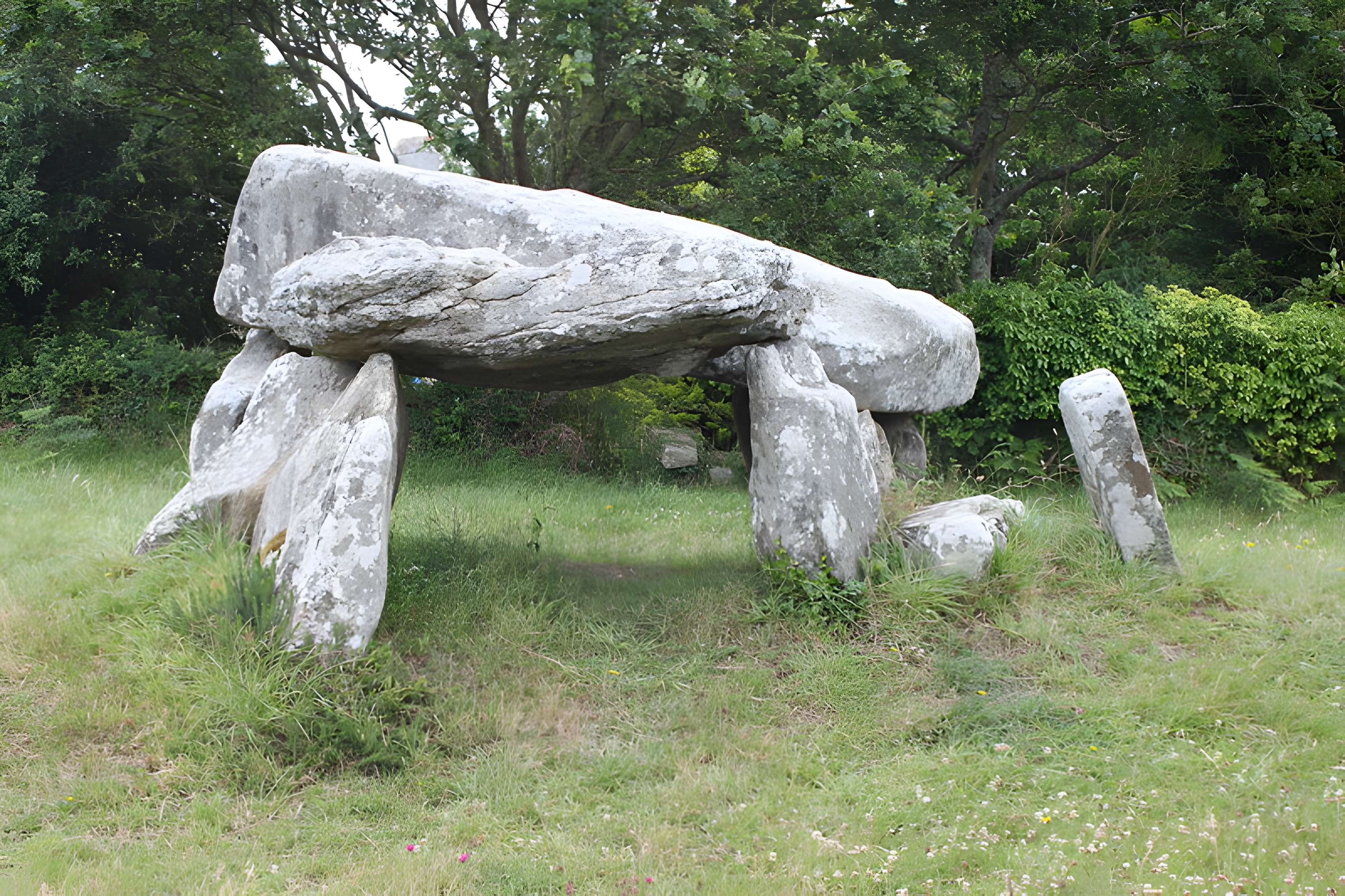 Dolmen de Gohquer à Plouharnel