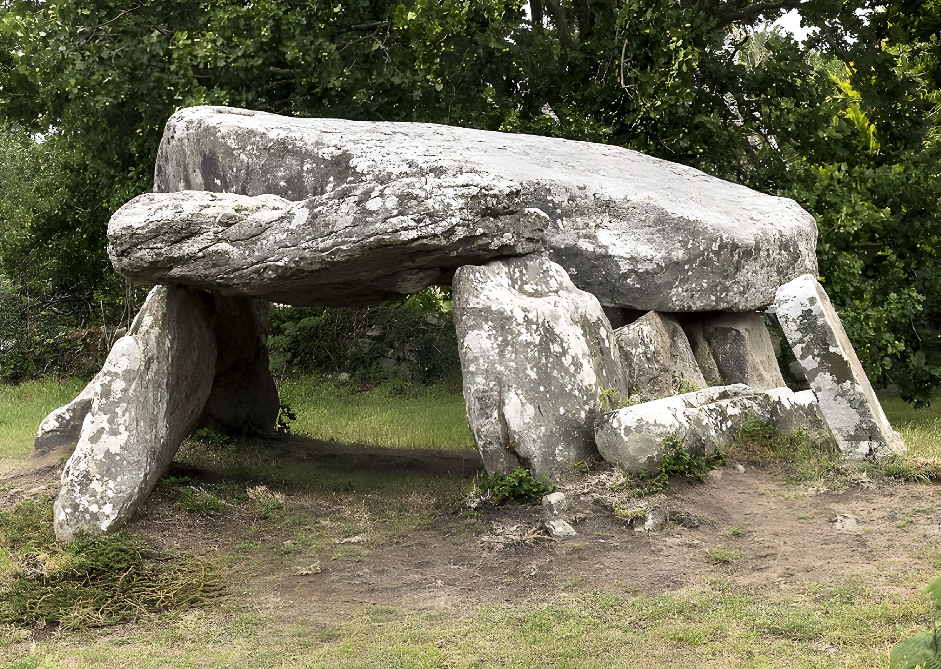 Dolmen de Gohquer à Plouharnel