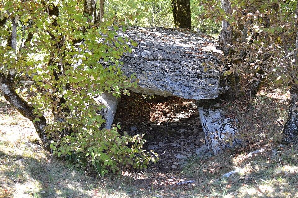 Dolmen de Joncas à Limogne-en-Quercy