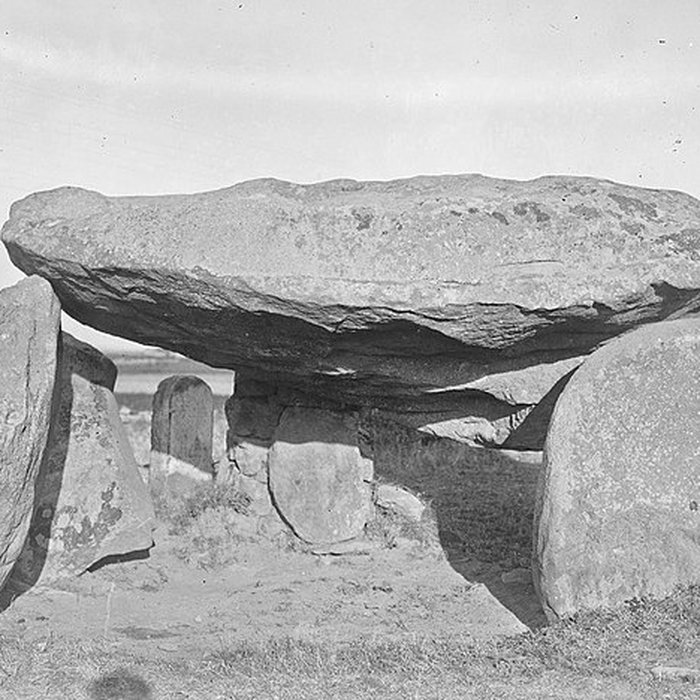 Photo de Dolmen de Kergavat à Plouharnel