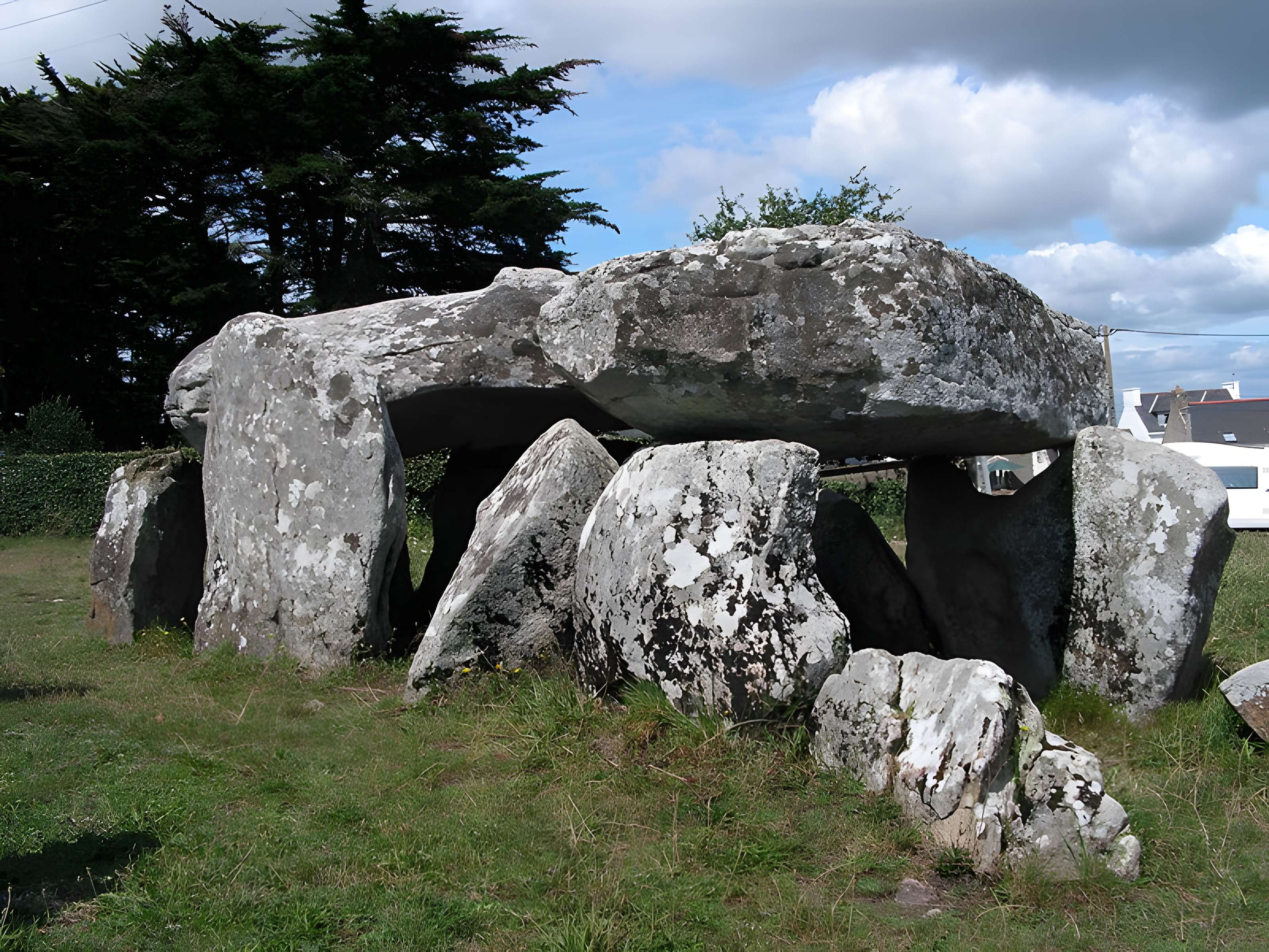 Dolmen de Kerguéran à Belz 
