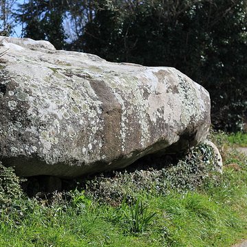 Dolmen de Kerlud à Locmariaquer