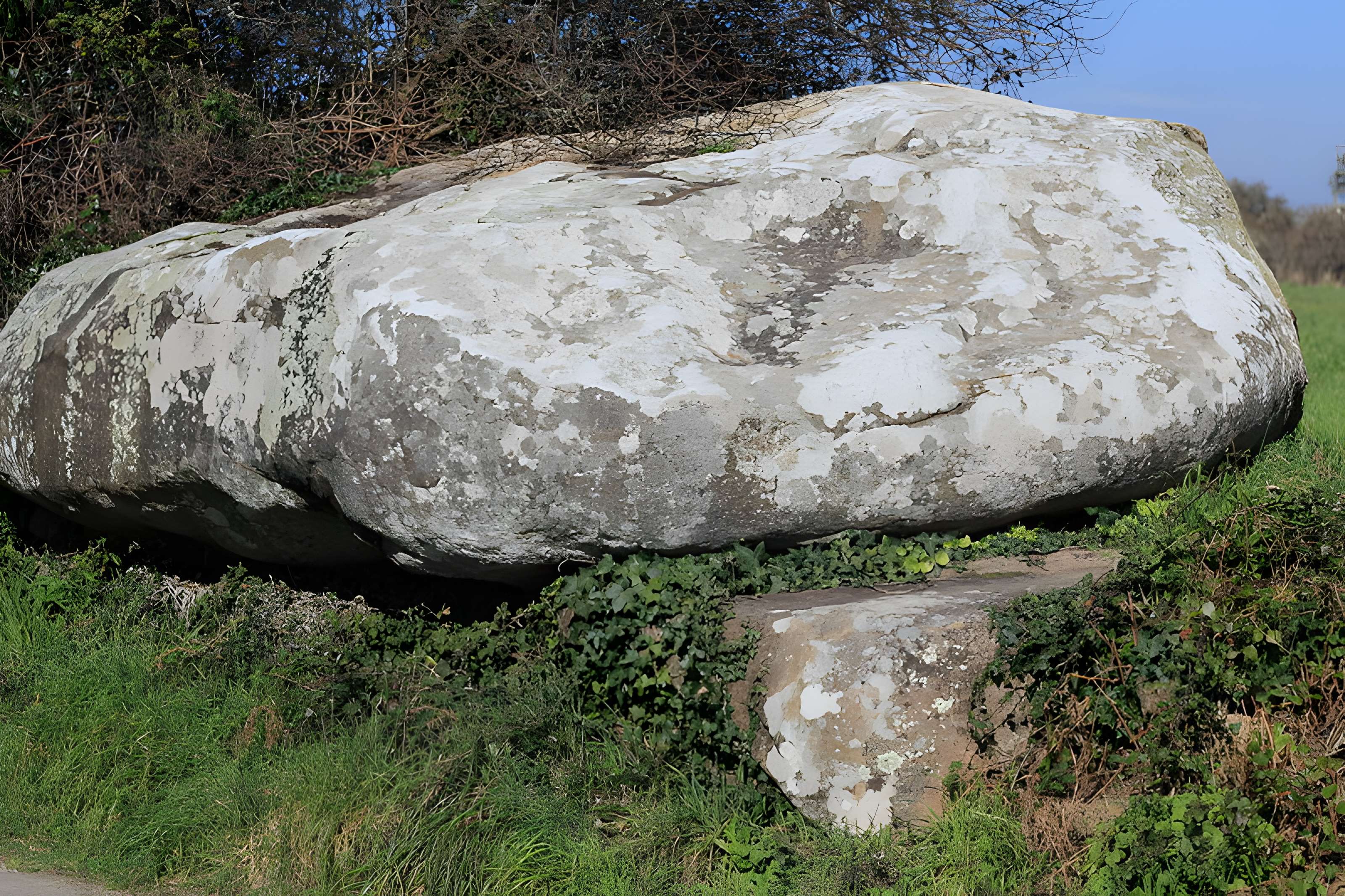 Dolmen de Kerlud à Locmariaquer