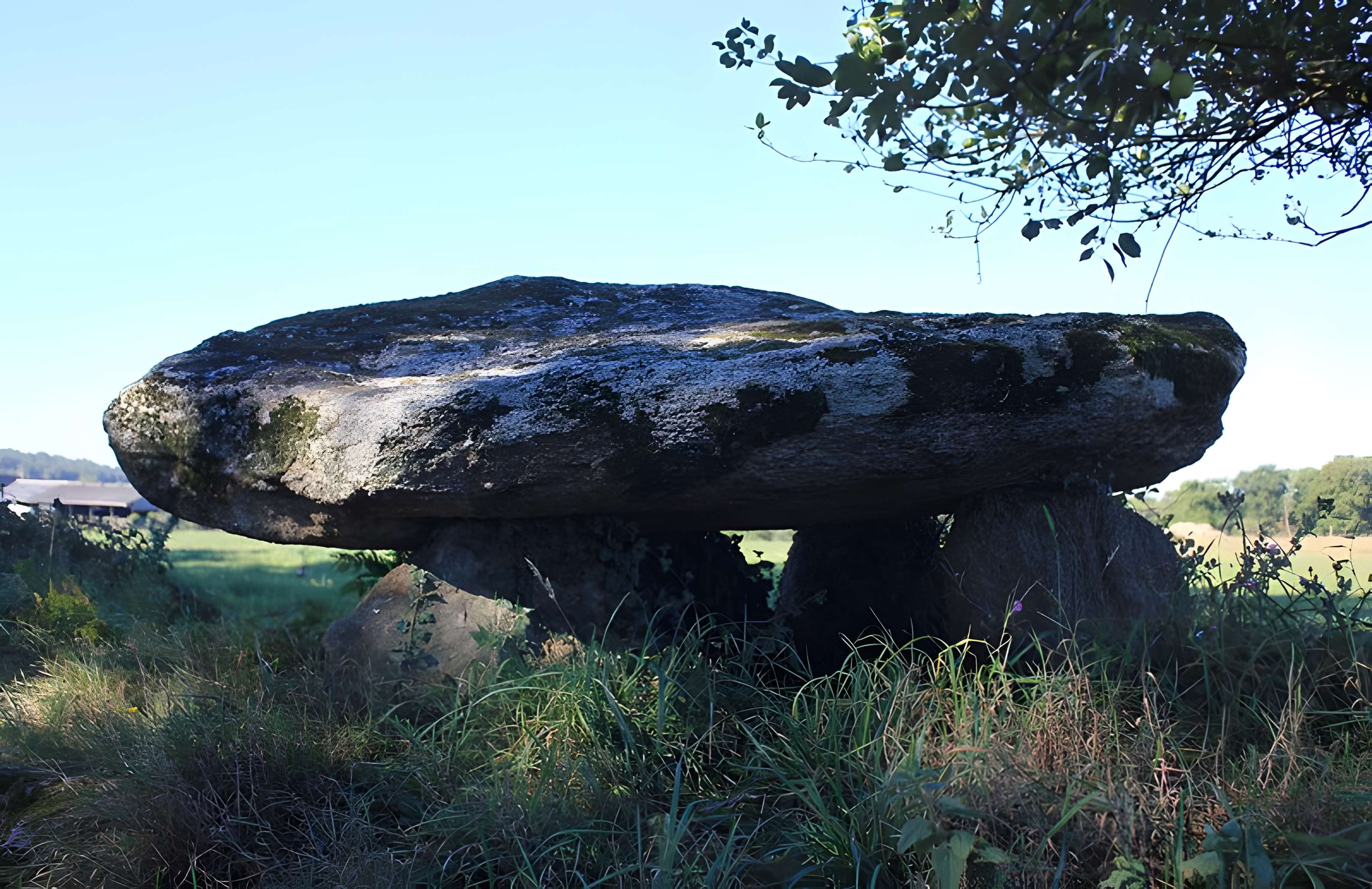 Dolmen de Kermorvant à Moustoir-Ac