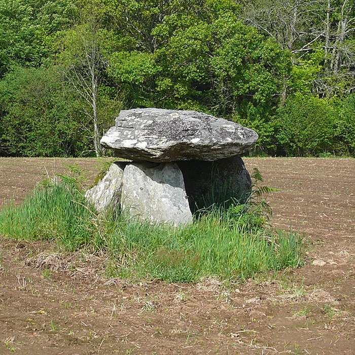 Photo de Dolmen de Kerscao à Riec-sur-Bélon