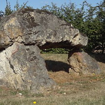 dolmen de la couture a saint hilaire la gravelle