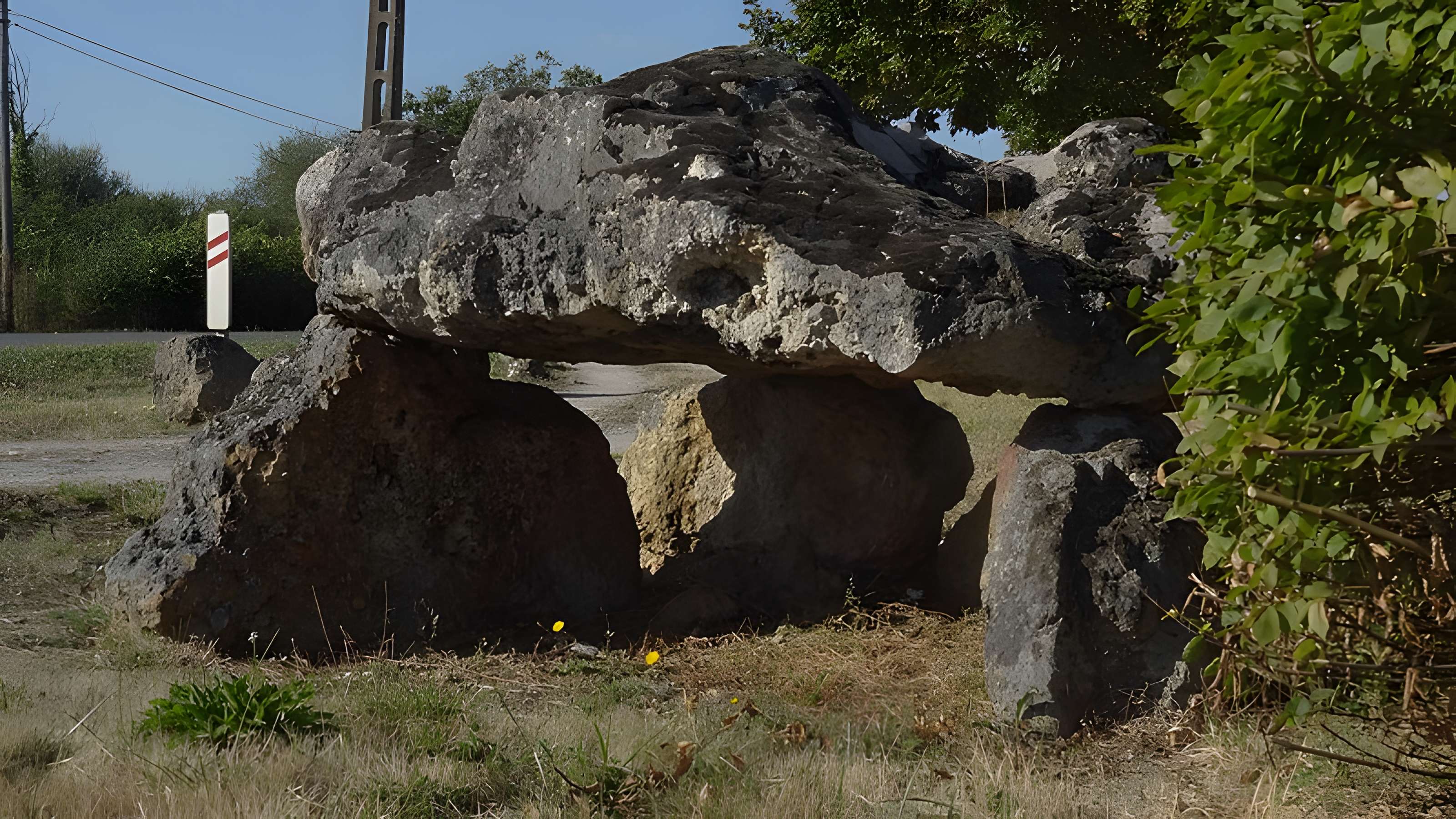 Dolmen de la Couture à Saint-Hilaire-la-Gravelle