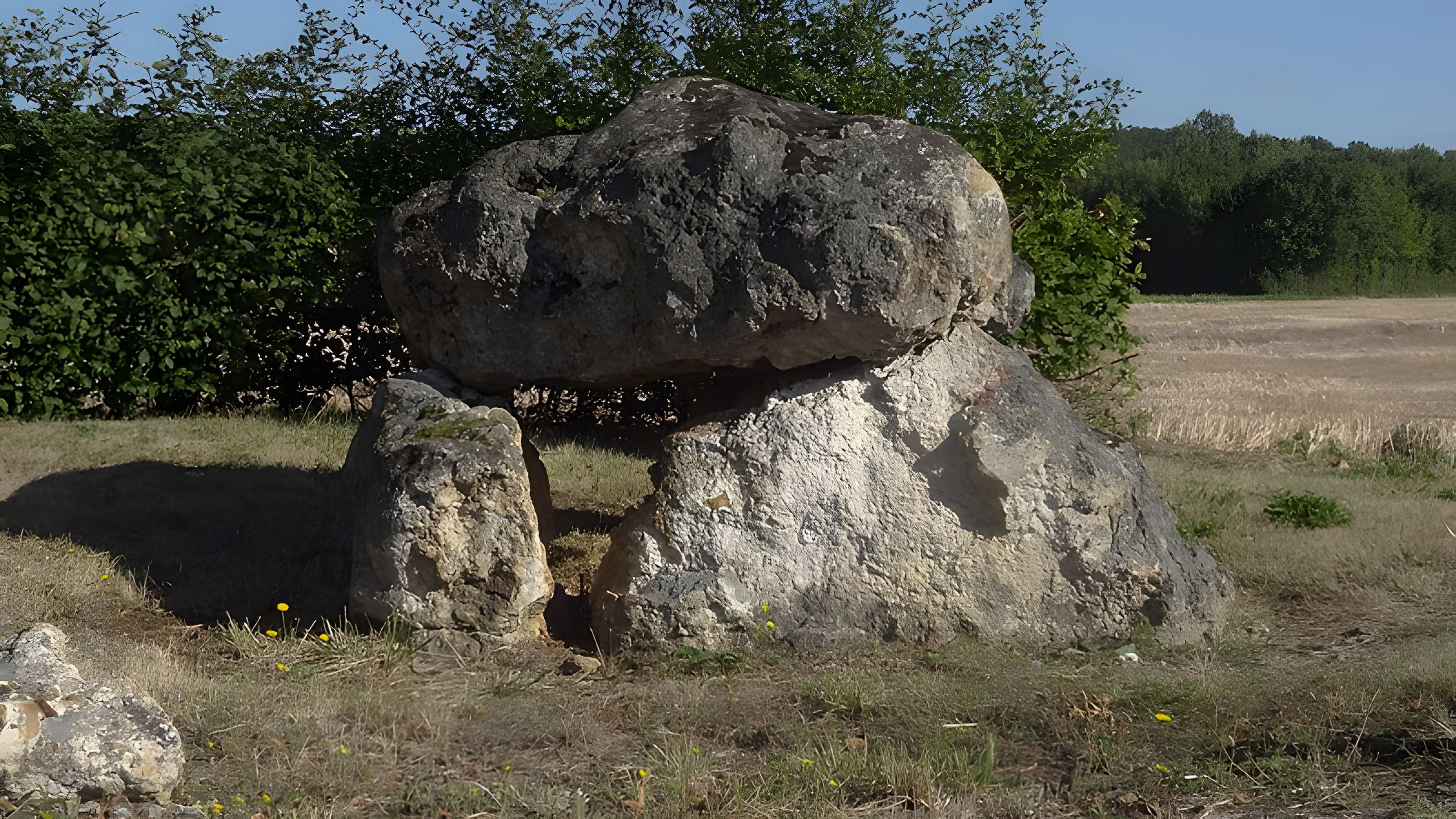 Dolmen de la Couture à Saint-Hilaire-la-Gravelle