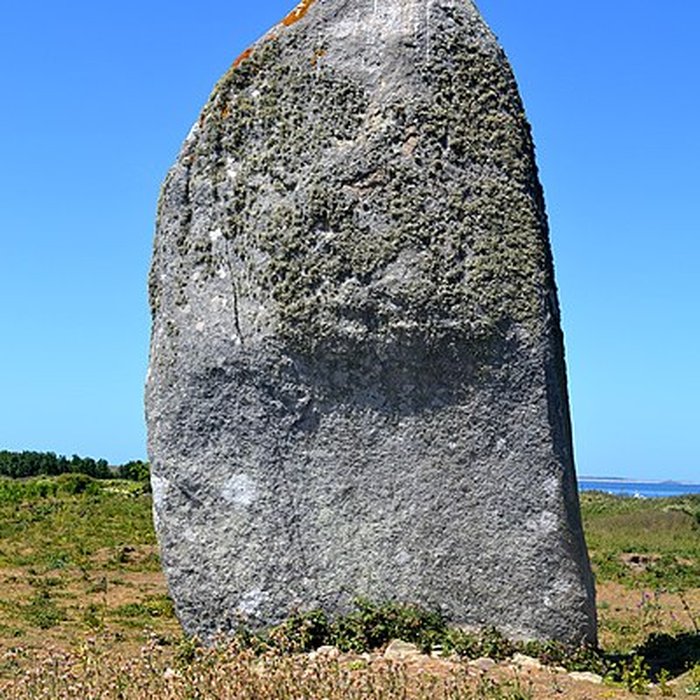 Photo de Dolmen de la Croix et Menhir de la Vierge à Hoedic