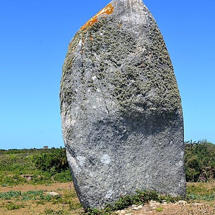 Photo de Dolmen de la Croix et Menhir de la Vierge à Hoedic