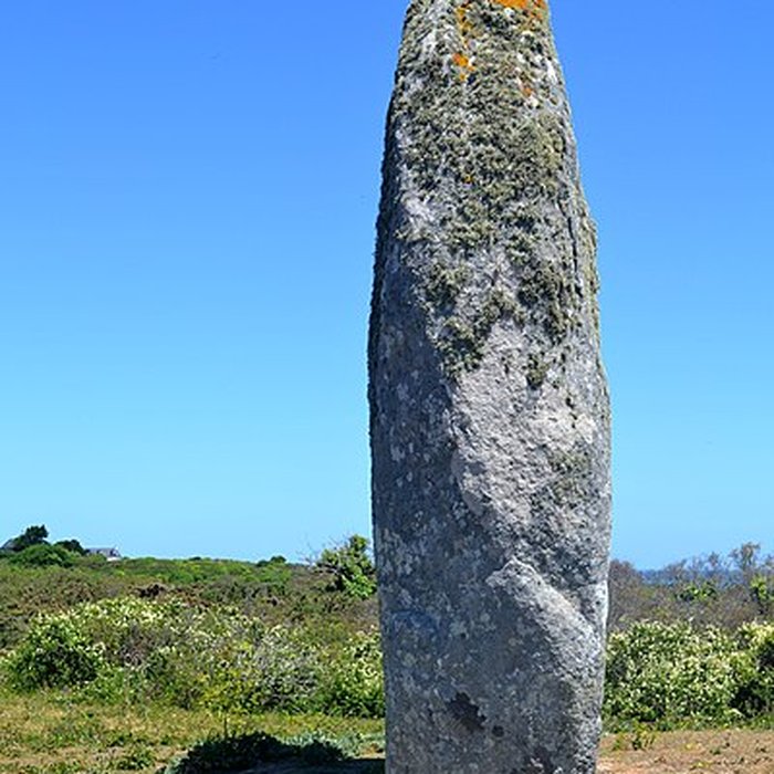 Photo de Dolmen de la Croix et Menhir de la Vierge à Hoedic