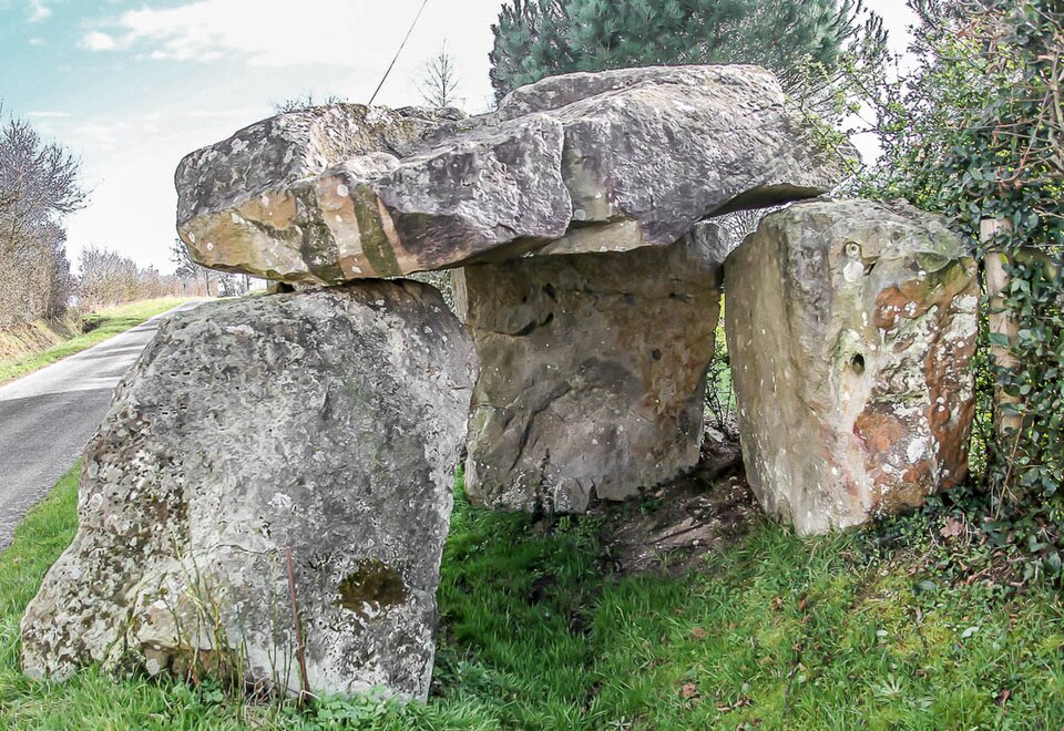 Photo de Dolmen de la Maison des Fées à Miré