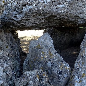 Dolmen de la Pierre Levée à La Chapelle-Vendômoise
