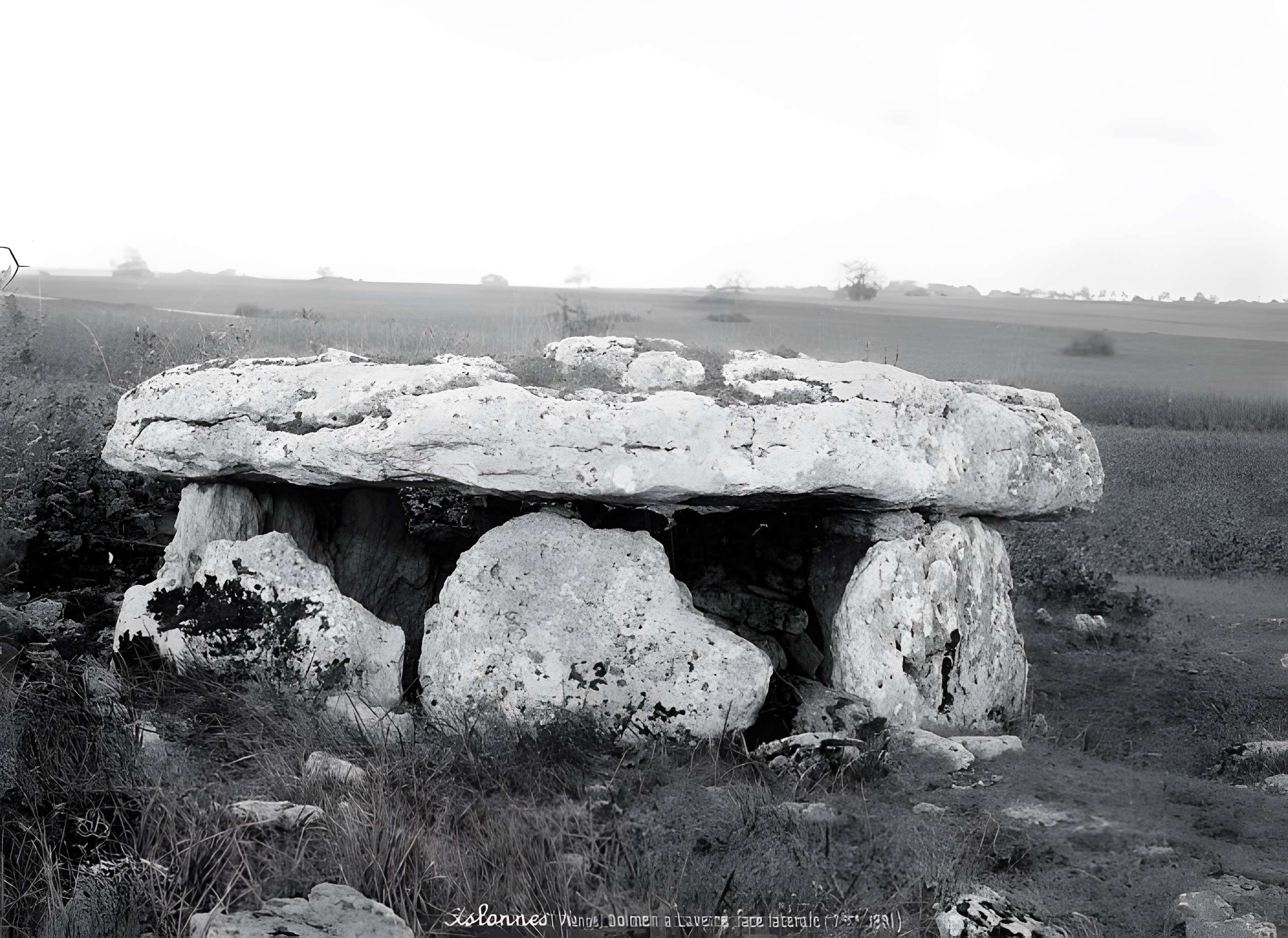 Dolmen de Laverré à Aslonnes