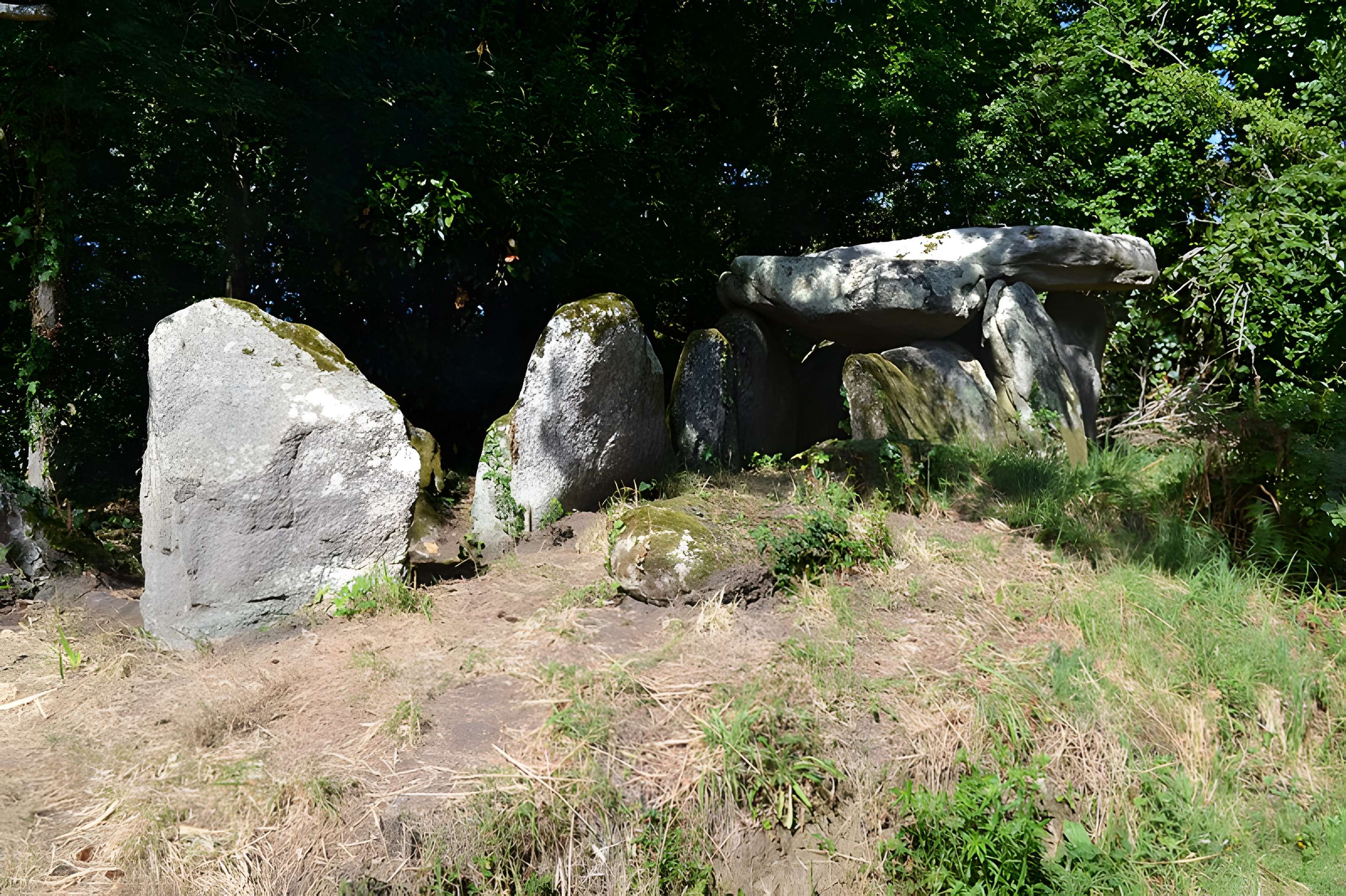 Dolmen de Lestriguiou à Plomeur