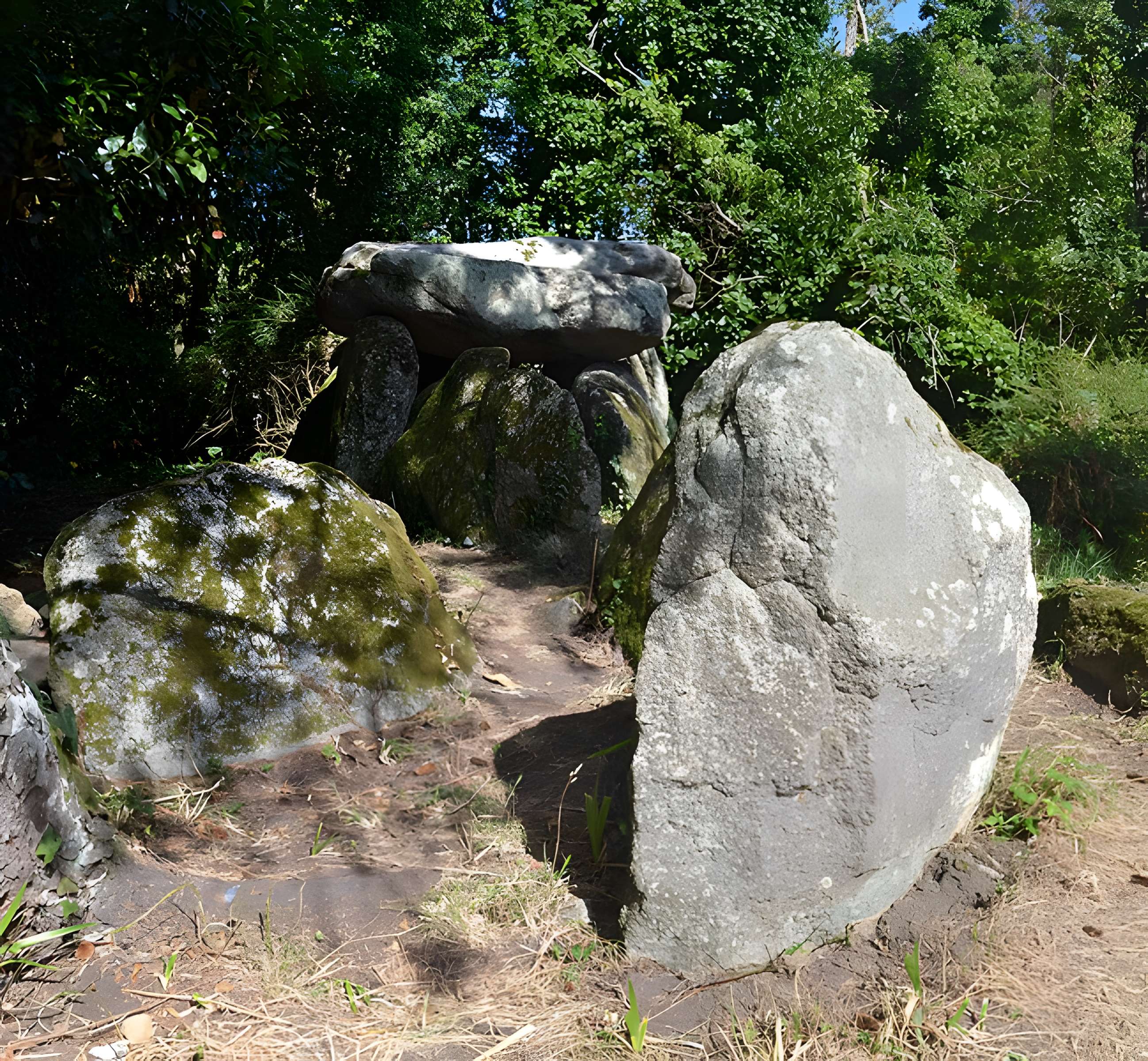 Dolmen de Lestriguiou à Plomeur