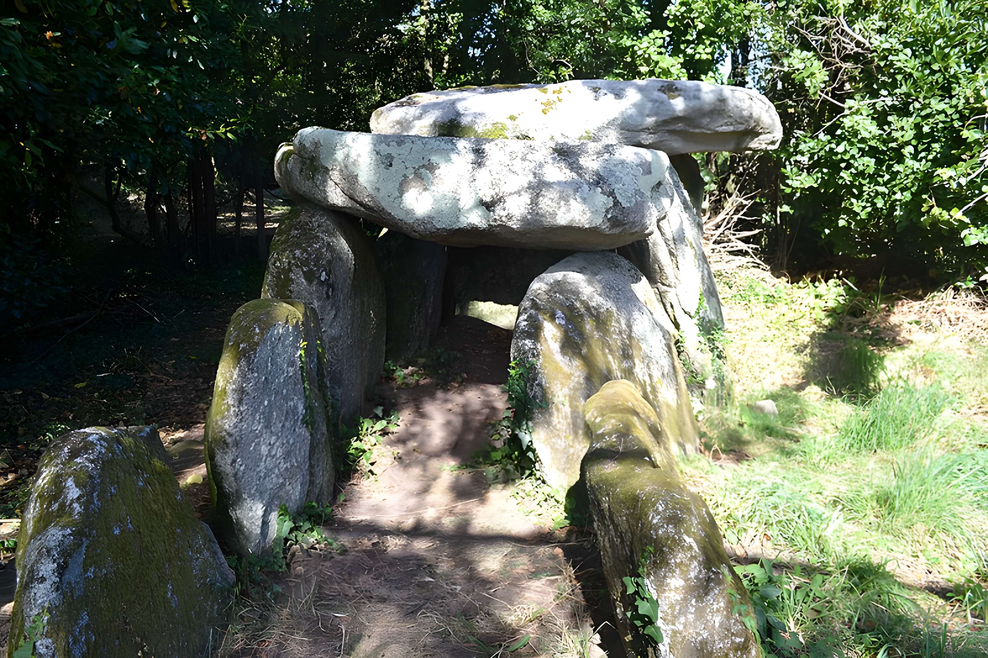 Dolmen de Lestriguiou à Plomeur
