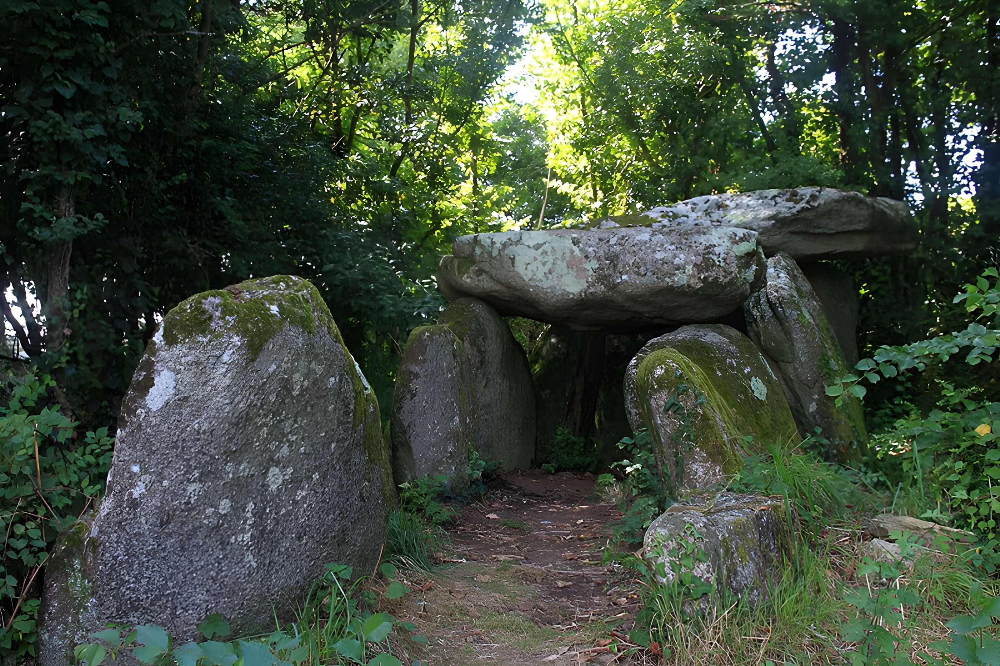 Dolmen de Lestriguiou à Plomeur