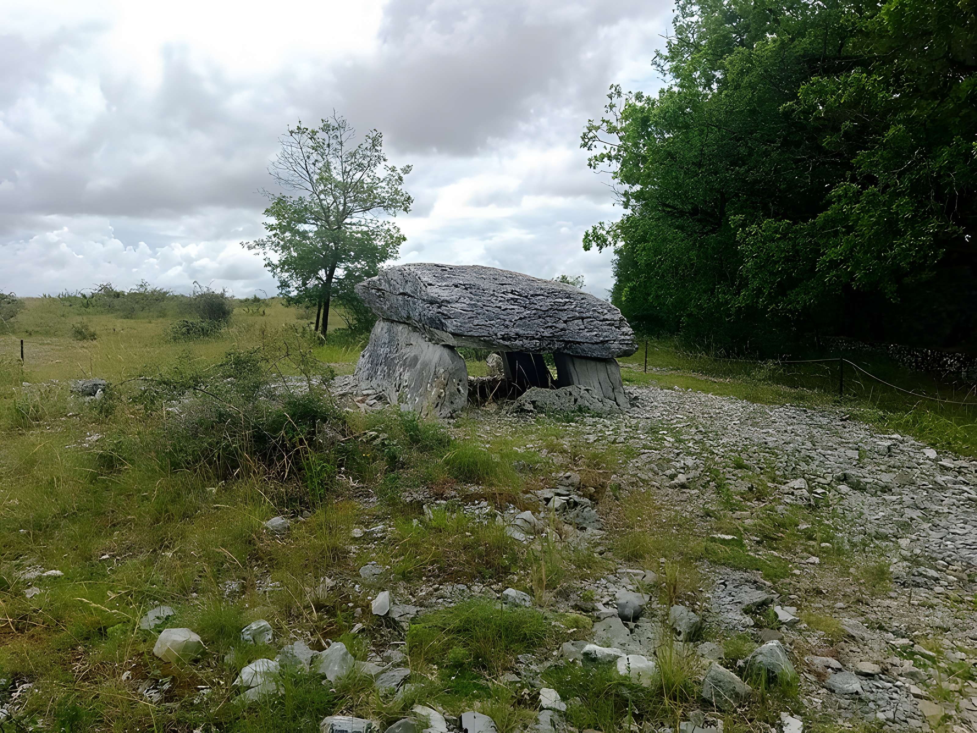 Dolmen de Pech Laglaire 2 à Gréalou